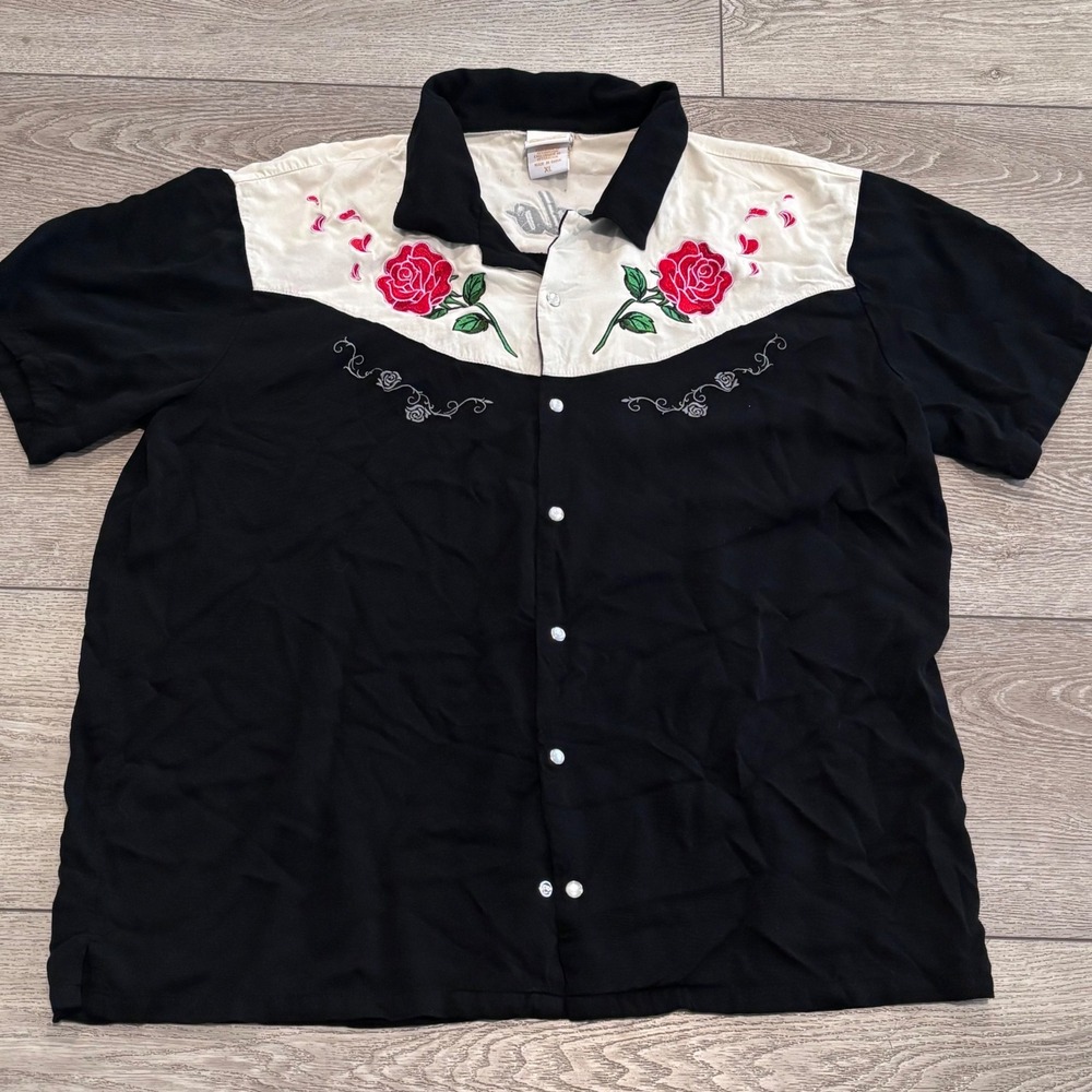 Sailor Moon BoxLunch Pearl Snap Mens XL Black Tuxedo Mask Rose Embroidered Shirt
